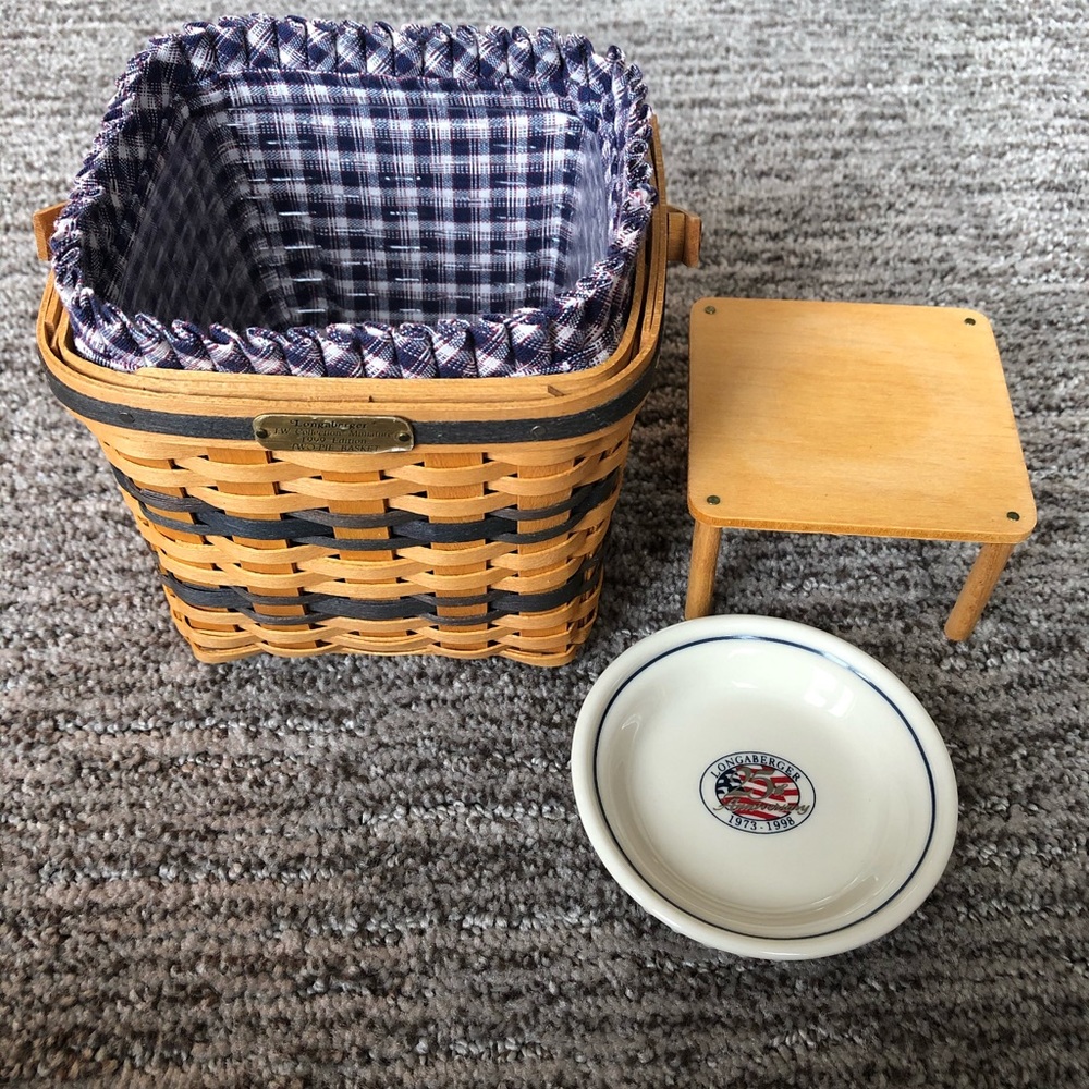 1999 Mini Longaberger Two Pie Basket
